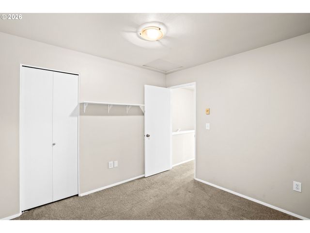 3473 Sw BARBUR Blvd 12, Portland, OR 97239