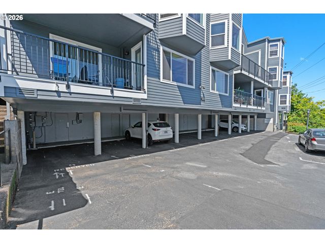 3473 Sw BARBUR Blvd 12, Portland, OR 97239