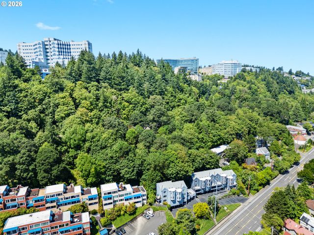 3473 Sw BARBUR Blvd 12, Portland, OR 97239