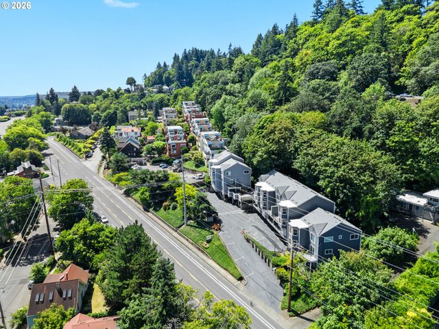3473 Sw BARBUR Blvd 12, Portland, OR 97239