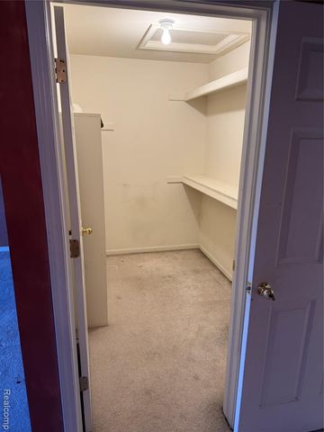 17469 Gateway Circle, Southfield, MI 48075