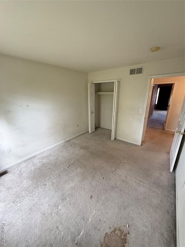 17469 Gateway Circle, Southfield, MI 48075