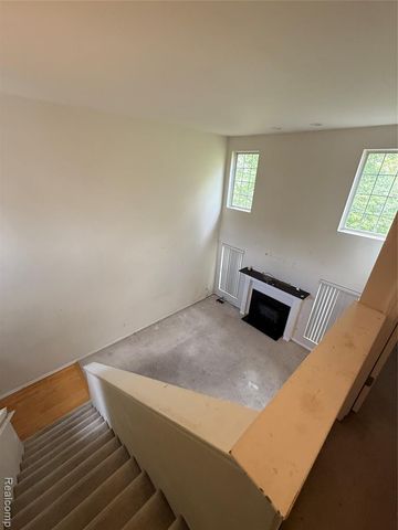 17469 Gateway Circle, Southfield, MI 48075