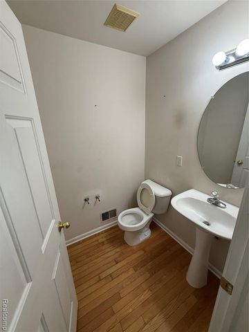17469 Gateway Circle, Southfield, MI 48075