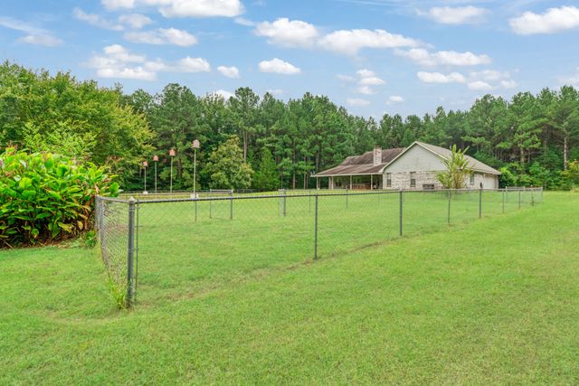 1490 Farm Road 2120, Clarksville, TX 75426