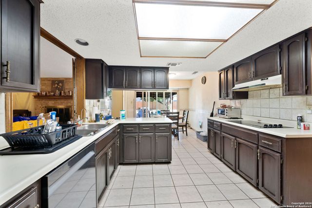 2826 PEPPERMILL RUN ST, San Antonio, TX 78231