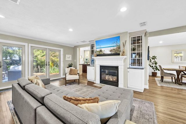 32 SE Bay Drive, Fort Walton Beach, FL 32548