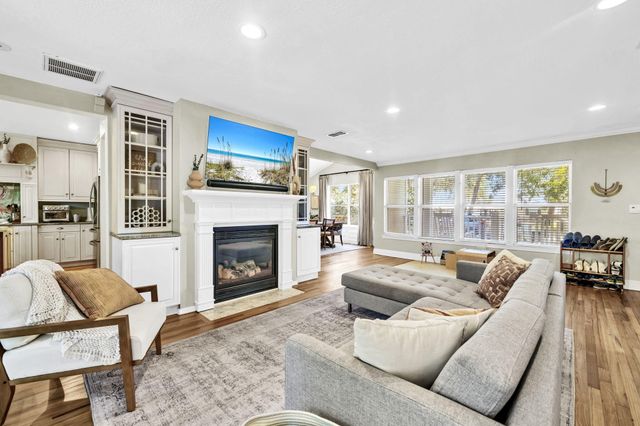 32 SE Bay Drive, Fort Walton Beach, FL 32548