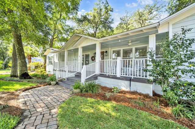 32 SE Bay Drive, Fort Walton Beach, FL 32548