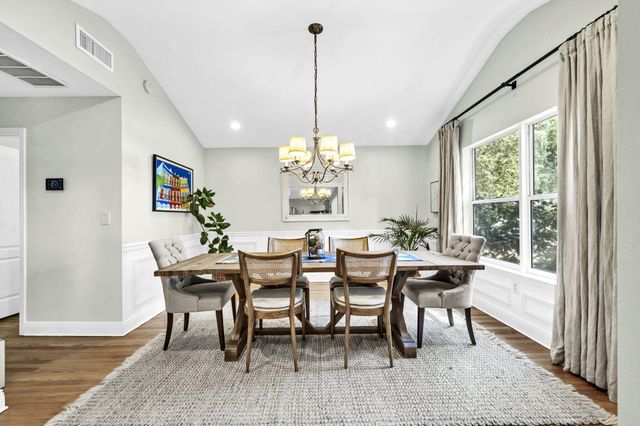 32 SE Bay Drive, Fort Walton Beach, FL 32548