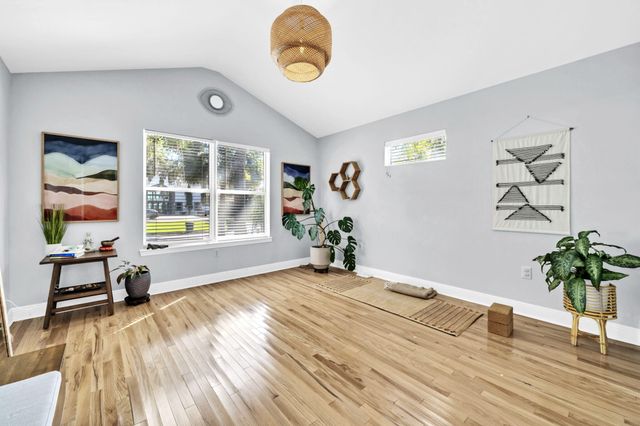 32 SE Bay Drive, Fort Walton Beach, FL 32548