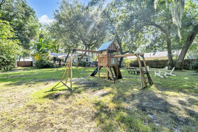 32 SE Bay Drive, Fort Walton Beach, FL 32548