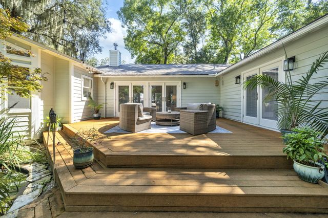 32 SE Bay Drive, Fort Walton Beach, FL 32548