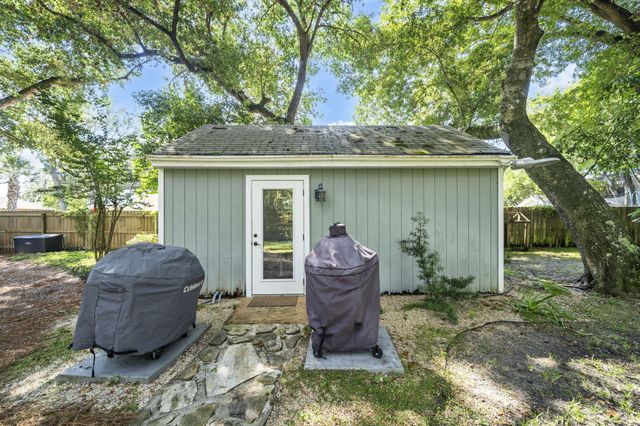 32 SE Bay Drive, Fort Walton Beach, FL 32548