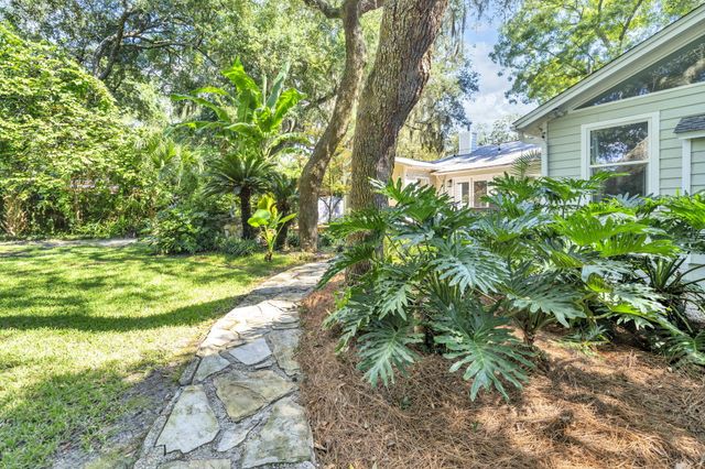 32 SE Bay Drive, Fort Walton Beach, FL 32548