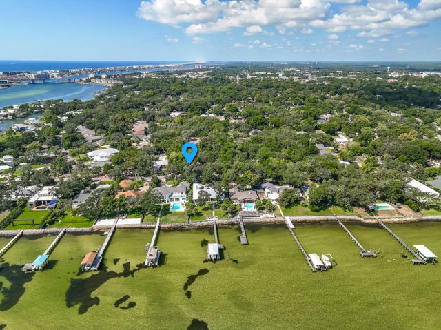 32 SE Bay Drive, Fort Walton Beach, FL 32548