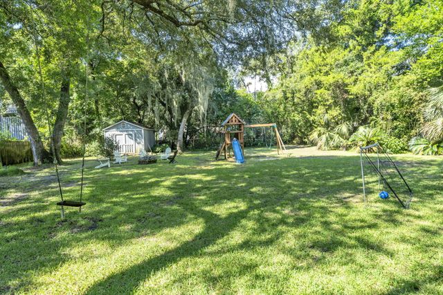 32 SE Bay Drive, Fort Walton Beach, FL 32548