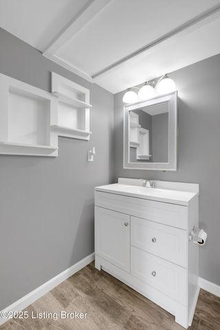 8 Dupont Way APT 1, Louisville, KY 40207