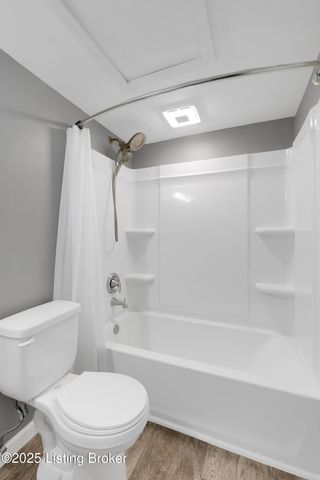 8 Dupont Way APT 1, Louisville, KY 40207