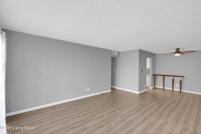 8 Dupont Way APT 1, Louisville, KY 40207