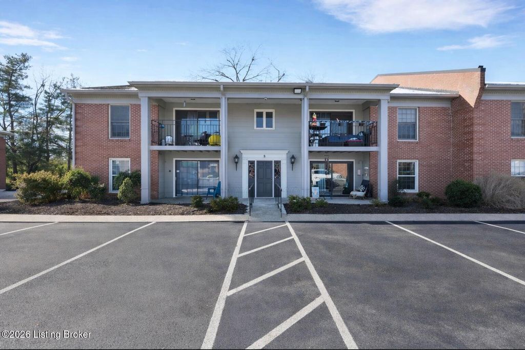 8 Dupont Way APT 1, Louisville, KY 40207