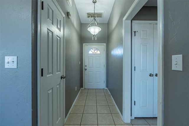 470 Timberidge Road, Harrah, OK 73045