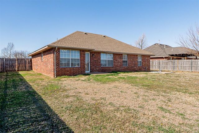 470 Timberidge Road, Harrah, OK 73045