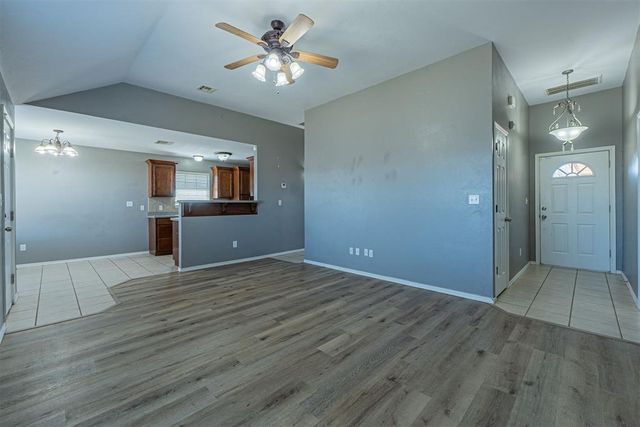 470 Timberidge Road, Harrah, OK 73045