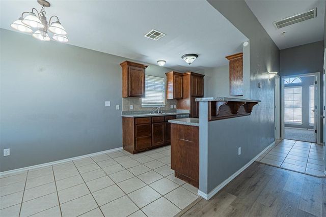 470 Timberidge Road, Harrah, OK 73045