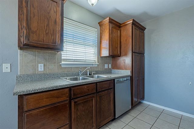 470 Timberidge Road, Harrah, OK 73045