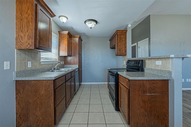 470 Timberidge Road, Harrah, OK 73045