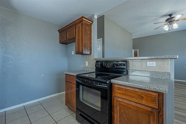 470 Timberidge Road, Harrah, OK 73045