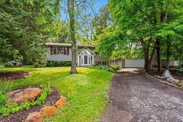 5200 Greenwood Circle, Excelsior, MN 55331