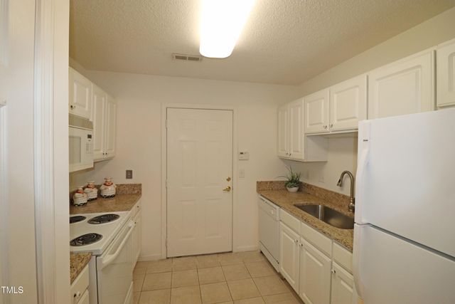 2530 Friedland Place 104, Raleigh, NC 27617