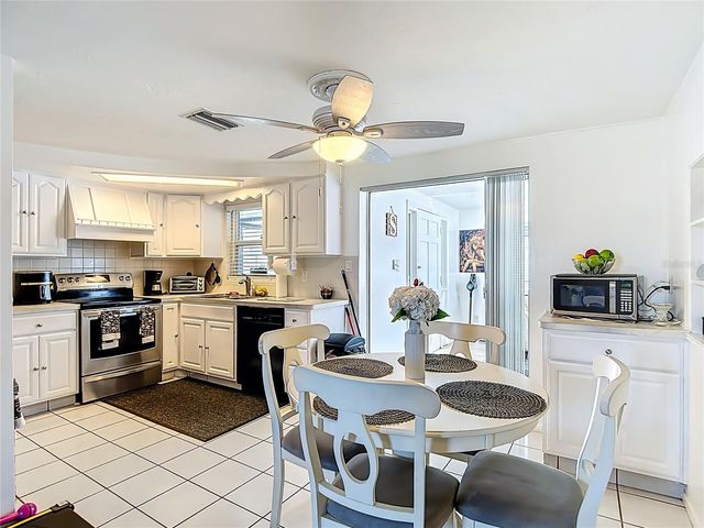 4612 FLORA AVENUE, Holiday, FL 34690