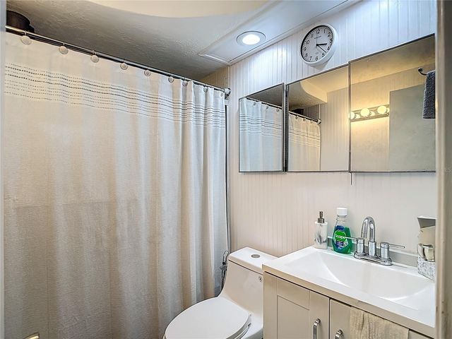 4612 FLORA AVENUE, Holiday, FL 34690