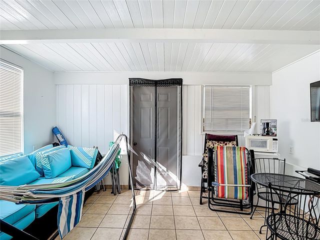 4612 FLORA AVENUE, Holiday, FL 34690