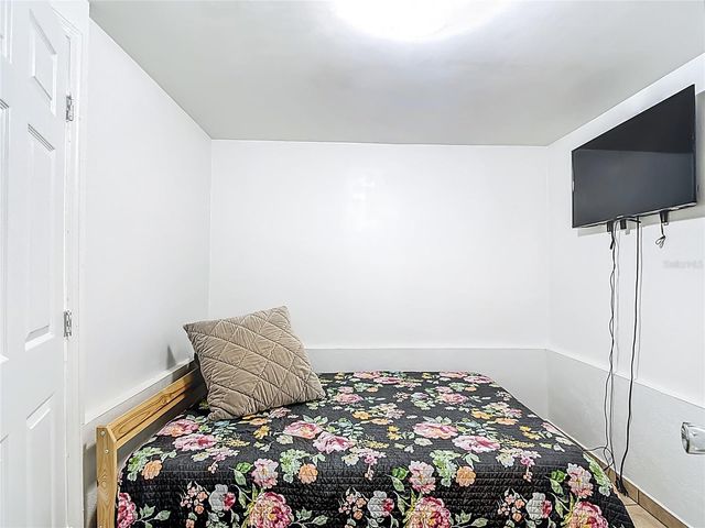 4612 FLORA AVENUE, Holiday, FL 34690