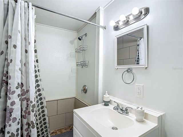 4612 FLORA AVENUE, Holiday, FL 34690