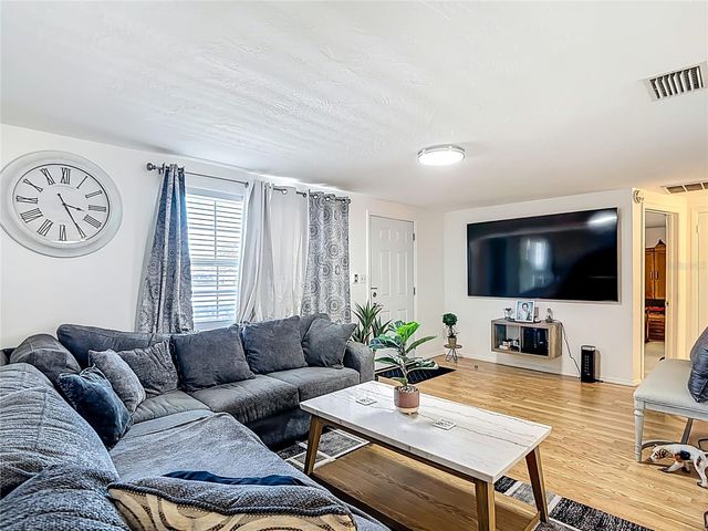 4612 FLORA AVENUE, Holiday, FL 34690