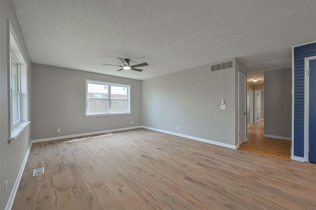 2501 Brentwood Drive, Norman, OK 73069