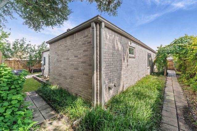 7731 Quail Meadow Drive, Houston, TX 77071