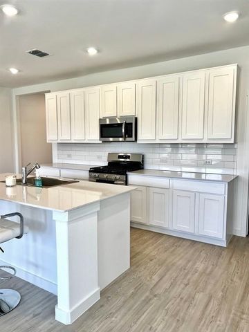 1904 Adams Drive, Little Elm, TX 75068