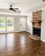 512 Fawn Lake Dr, Baton Rouge, LA 70816