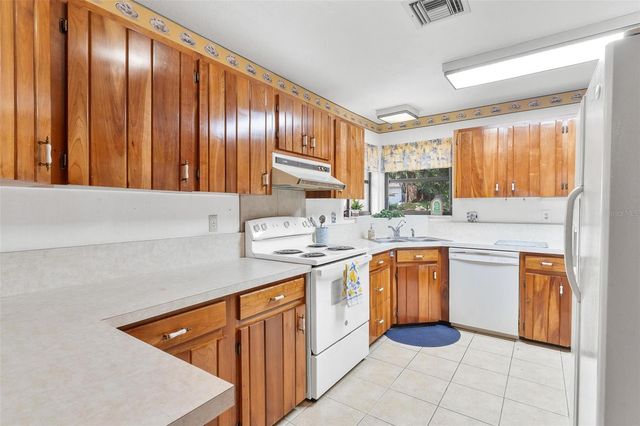1214 W CROOKED LAKE PLACE, Eustis, FL 32726