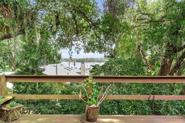 1214 W CROOKED LAKE PLACE, Eustis, FL 32726