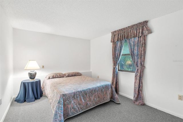 1214 W CROOKED LAKE PLACE, Eustis, FL 32726