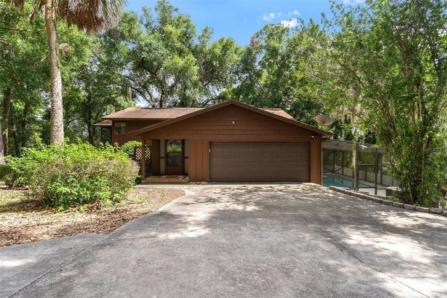 1214 W CROOKED LAKE PLACE, Eustis, FL 32726