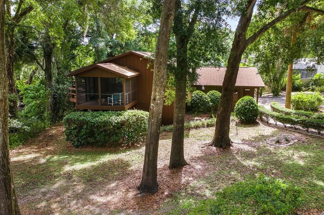 1214 W CROOKED LAKE PLACE, Eustis, FL 32726
