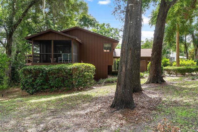 1214 W CROOKED LAKE PLACE, Eustis, FL 32726